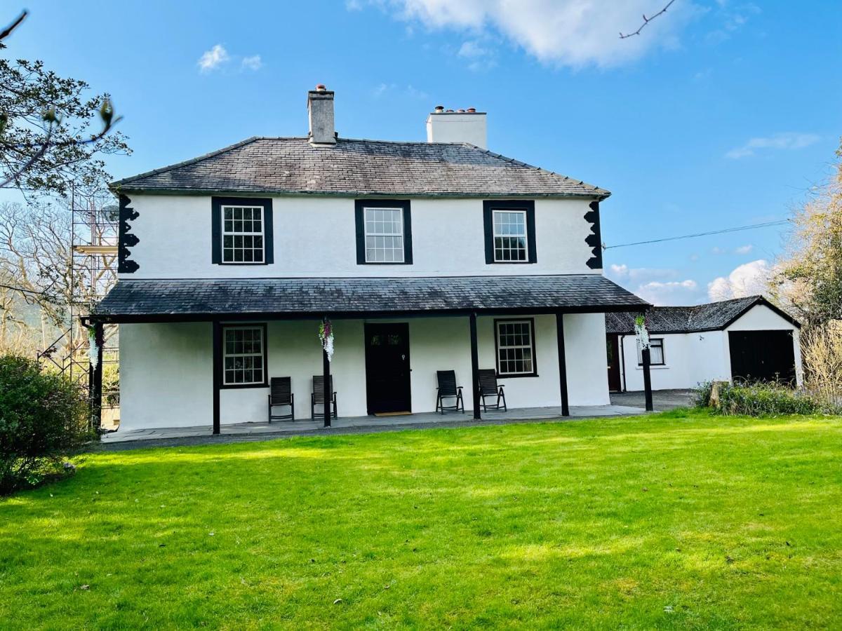 Aberhiriath Hall - The Old Georgian Manor House By The River Dyfi Cemmaes Exterior photo
