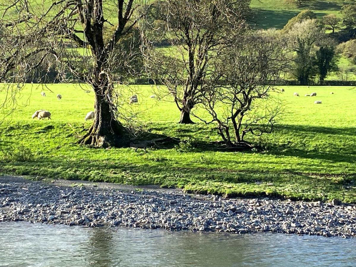 Aberhiriath Hall - The Old Georgian Manor House By The River Dyfi Cemmaes Exterior photo